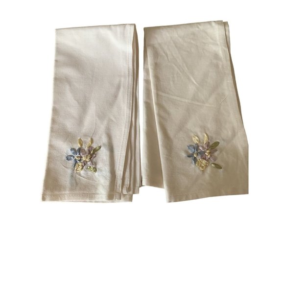2 Silk Ribbon Embroidered Cotton Napkins 16” x 18” Flowers - Picture 1 of 7
